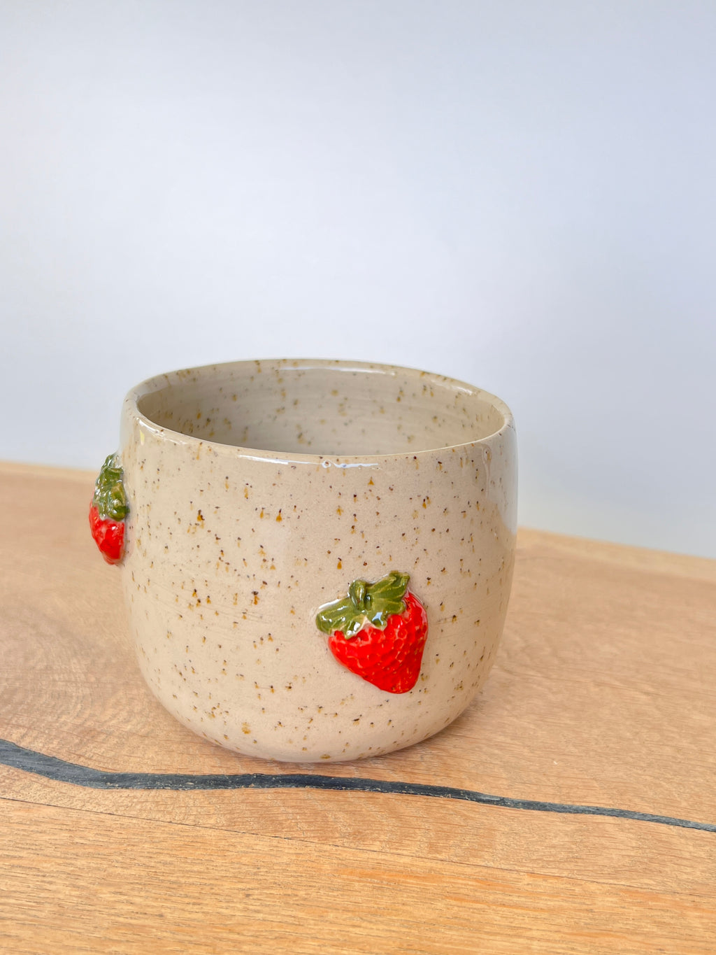 Becher Erdbeeren