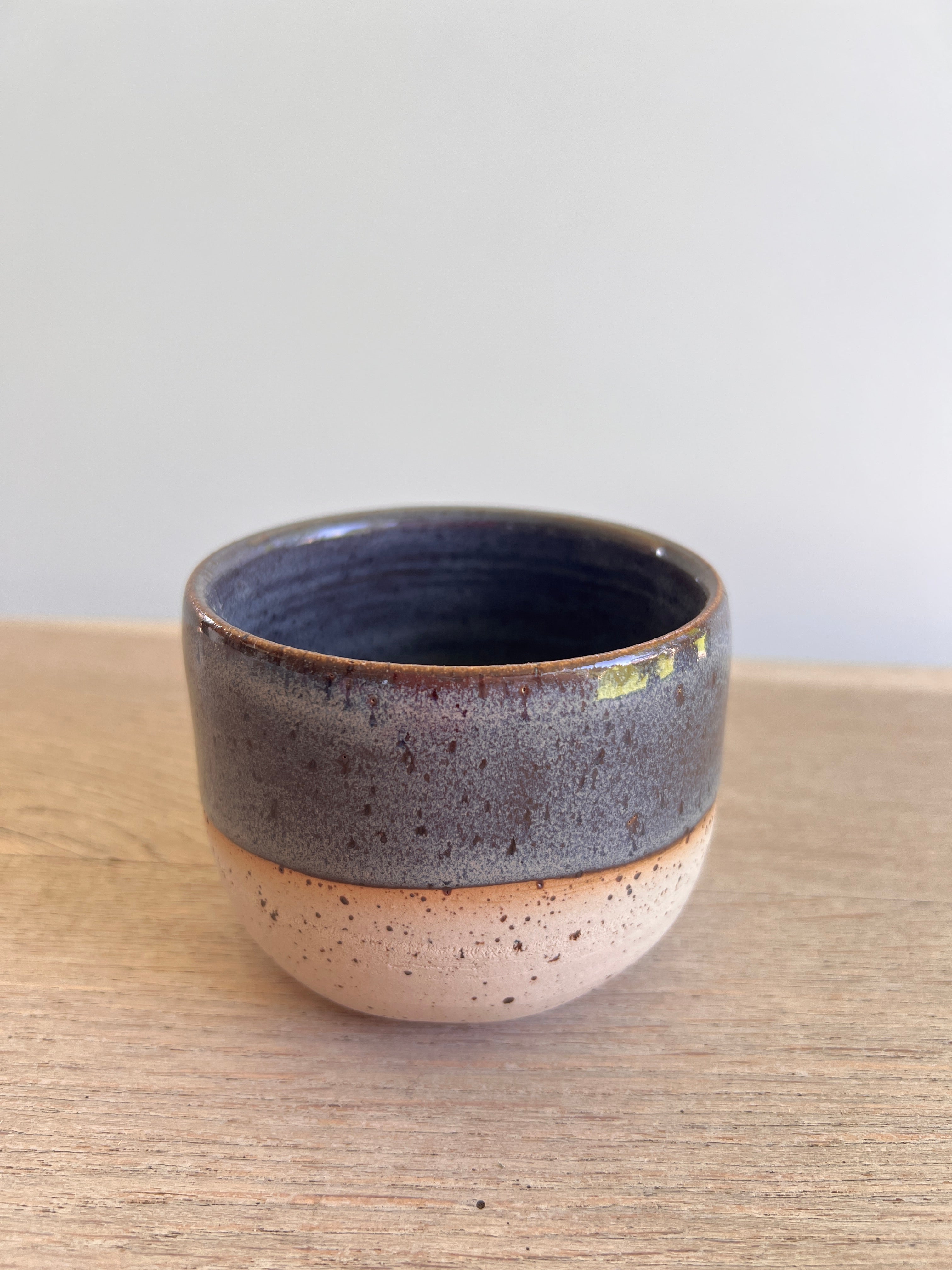Becher Tiefseeblau